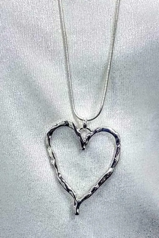 METALLIC TWIST BORDER HEART NECKLACE